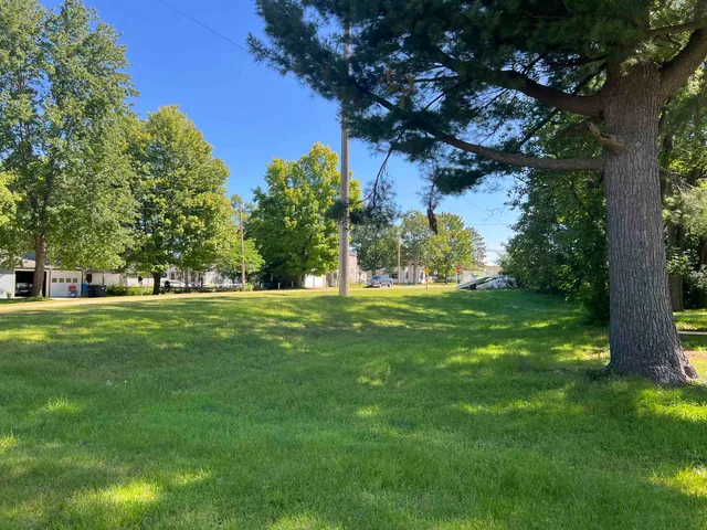 $6,999 | Lafayette Street, Unit 1, Shawano, WI 54166