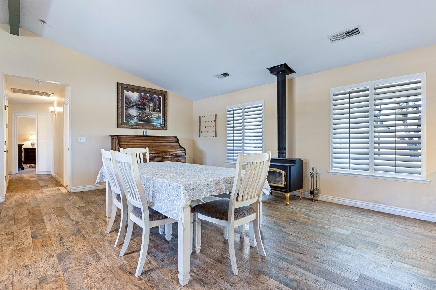 5741 Elwood Road Sanger, CA 93657 - Photo 13 of 71 Dining Area