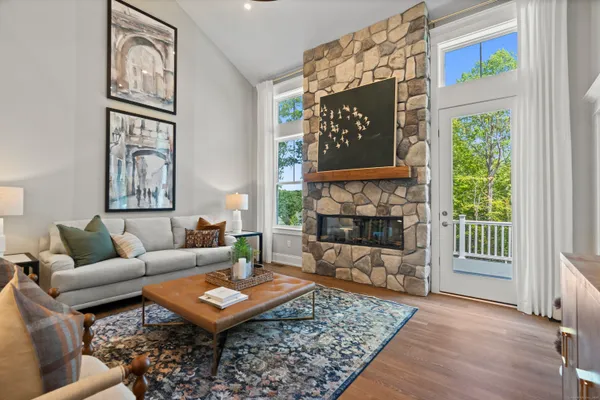 $689,900 | 1093 St Andrews Drive, Oxford, CT 06478