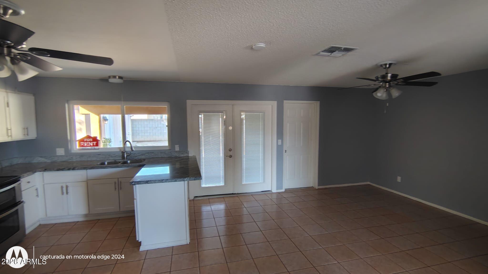 7038 West Fillmore Street Phoenix, AZ 85043 - Photo 8 of 17 60aad90f-9b36-46d3-80d0-4c77e864776f