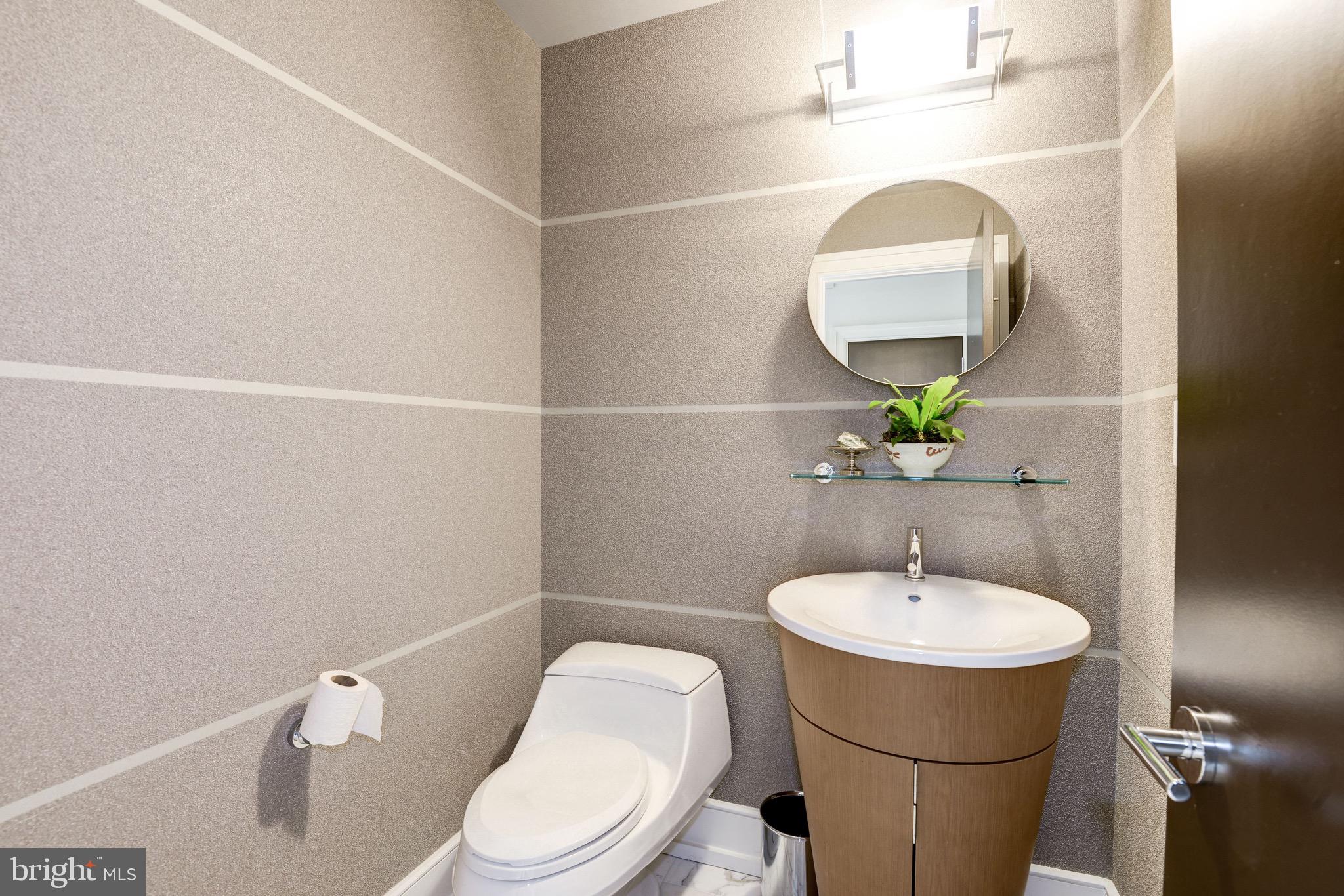 4620 Foxhall Crescent Northwest Washington, DC 20007 - Photo 19 of 49 Powder Room