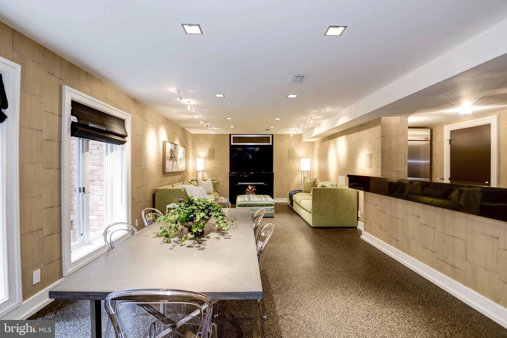 4620 Foxhall Crescent Northwest Washington, DC 20007 - Photo 31 of 49 Family Room