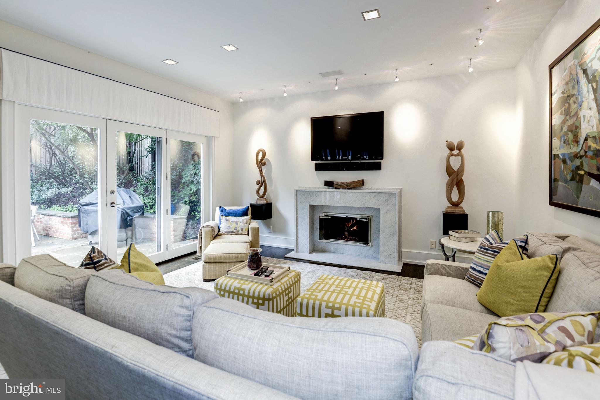 4620 Foxhall Crescent Northwest Washington, DC 20007 - Photo 7 of 49 Living Room