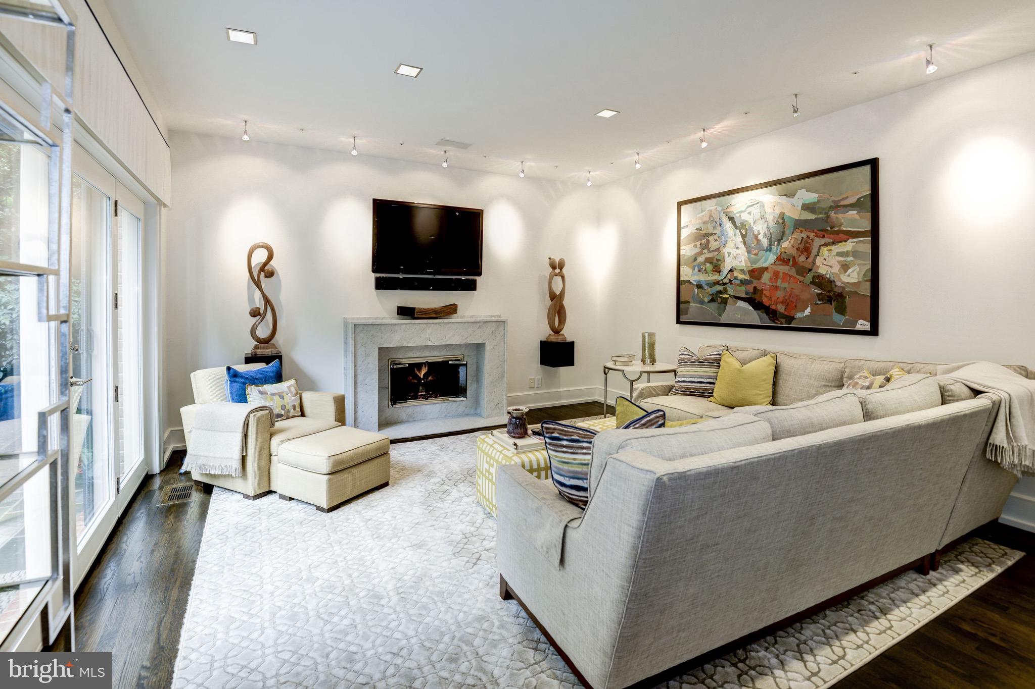 4620 Foxhall Crescent Northwest Washington, DC 20007 - Photo 8 of 49 Living Room