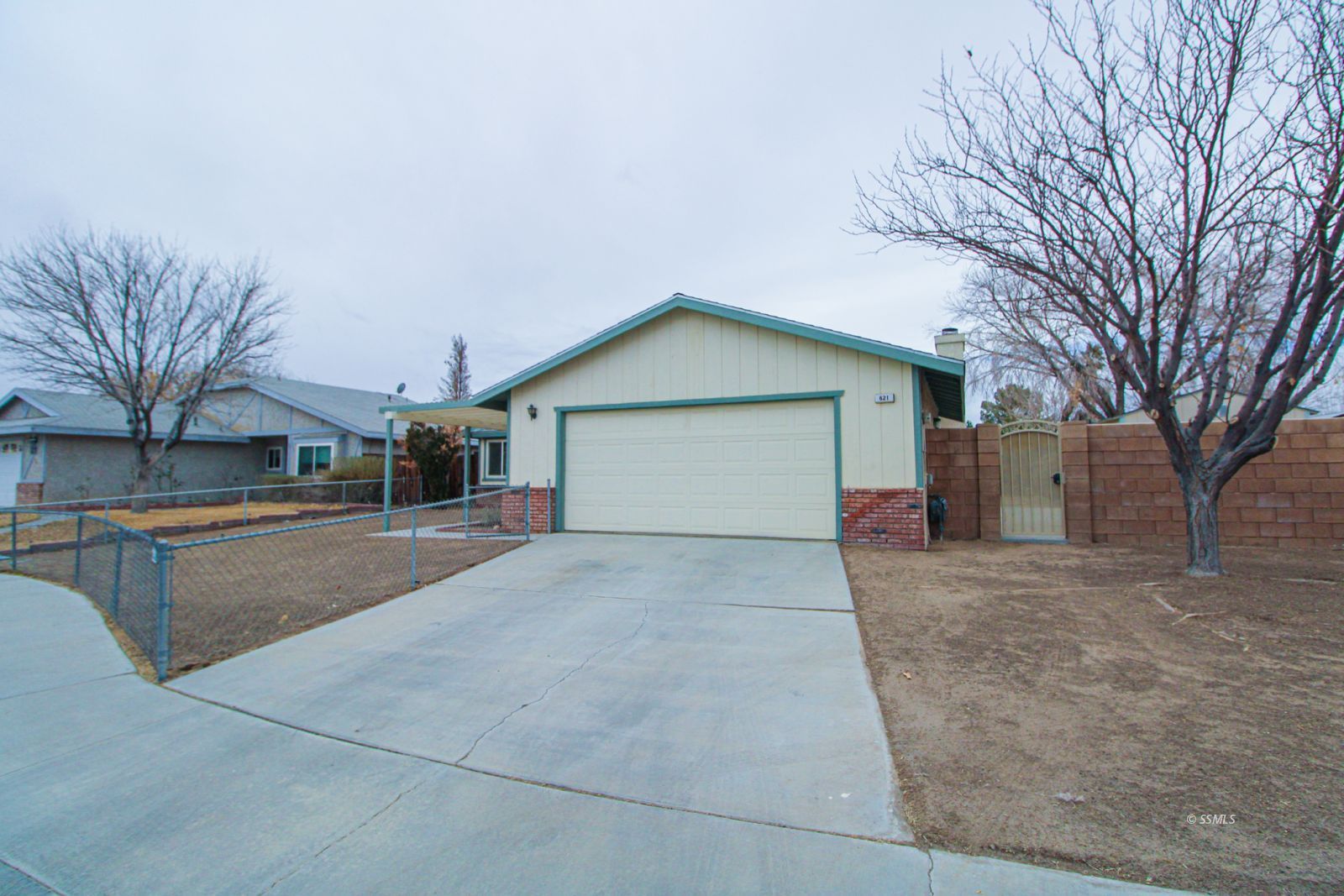 621 South Sorrel Street Ridgecrest, CA 93555 - Photo 2 of 37
