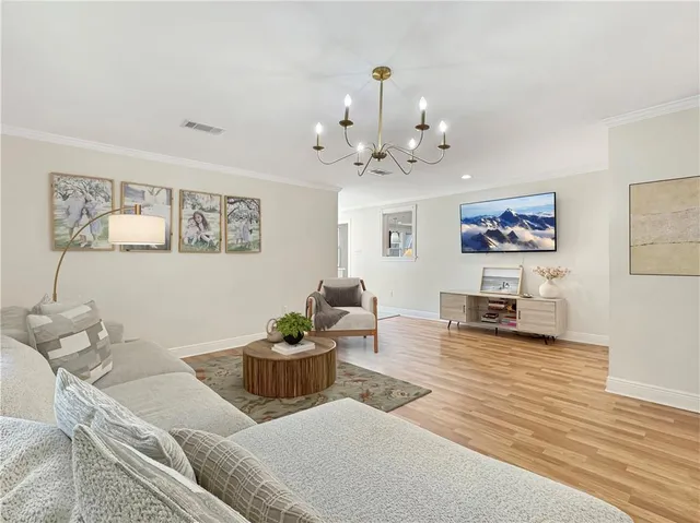 $224,500 | 2201 Lloyds Avenue, Chalmette, LA 70043