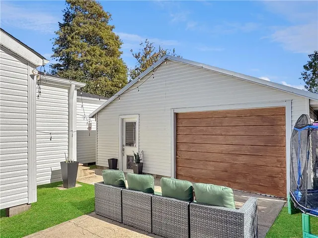 $224,500 | 2201 Lloyds Avenue, Chalmette, LA 70043