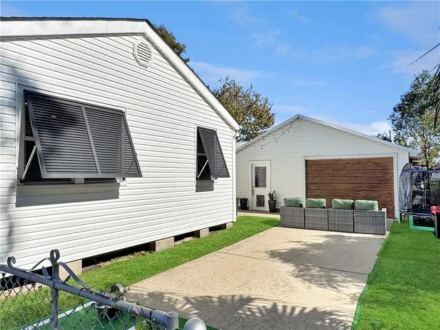 $224,500 | 2201 Lloyds Avenue, Chalmette, LA 70043