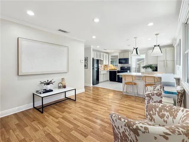 $224,500 | 2201 Lloyds Avenue, Chalmette, LA 70043