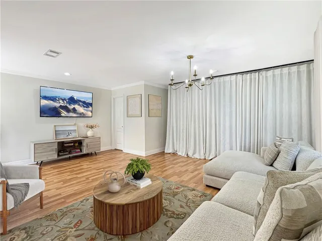 $224,500 | 2201 Lloyds Avenue, Chalmette, LA 70043