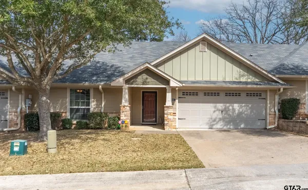 a view of livingroom with furniture and wooden floor