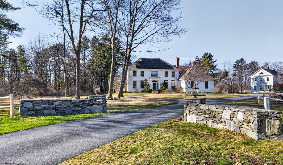 22 Royall Point Road Yarmouth, ME 04096 - Photo 1 of 109 Driveway entrance