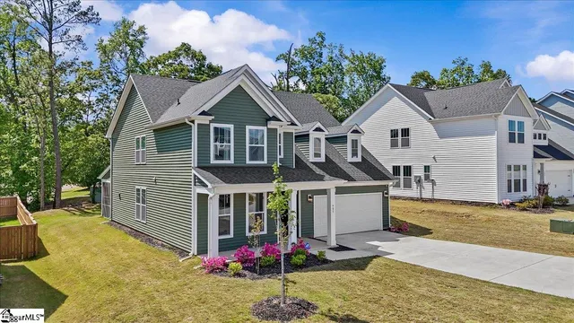 $420,000 | 685 Sunwater Drive, Duncan, SC 29334