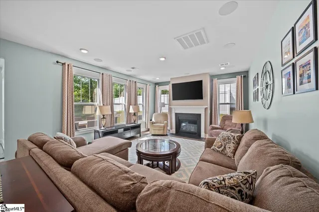 $420,000 | 685 Sunwater Drive, Duncan, SC 29334