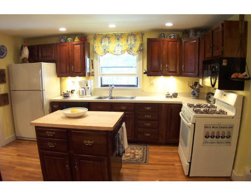 87 Providence Road Westford, MA 01886 - Photo 3 of 13 Gallery Image 3