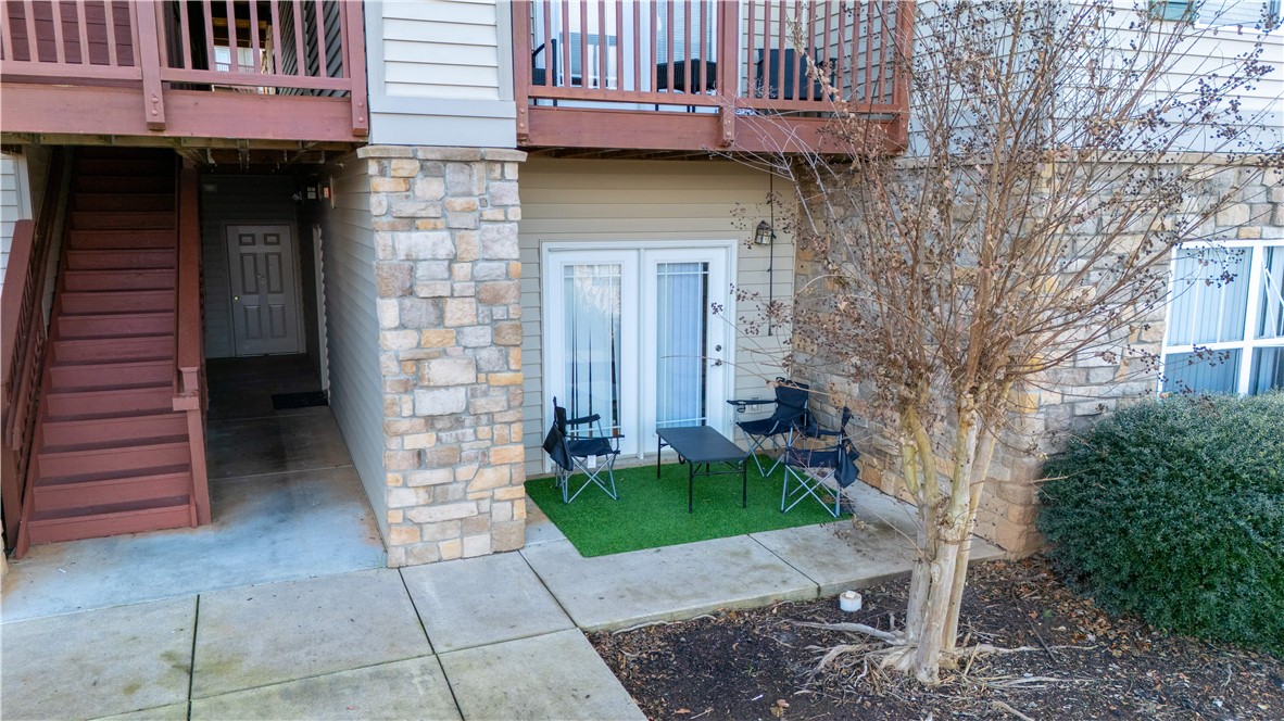 701 Harts Cove Way Seneca, SC 29678 - Photo 2 of 28