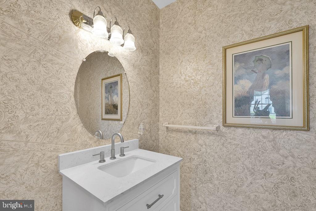 17 Stanwyck Road Mount Laurel, NJ 08054 - Photo 25 of 56 Elegant bathroom with vintage charm.