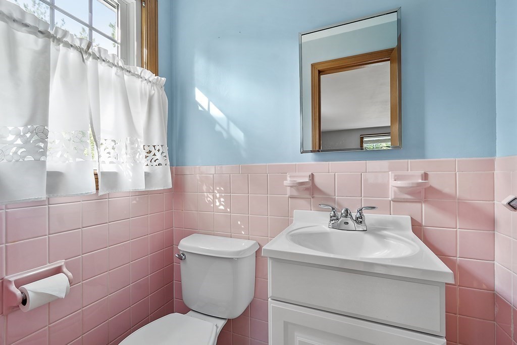 6 Bannister Road Andover, MA 01810 - Photo 21 of 42 Gallery Image 21