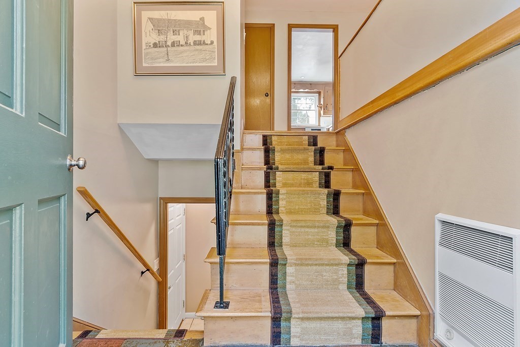 6 Bannister Road Andover, MA 01810 - Photo 4 of 42 Gallery Image 4