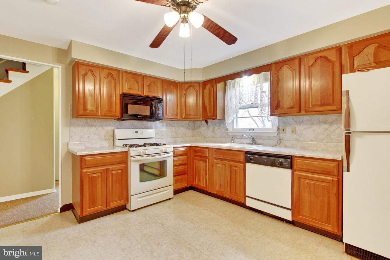 2635 Hartford Road York, PA 17402 - Photo 4 of 16 Gallery Image 4