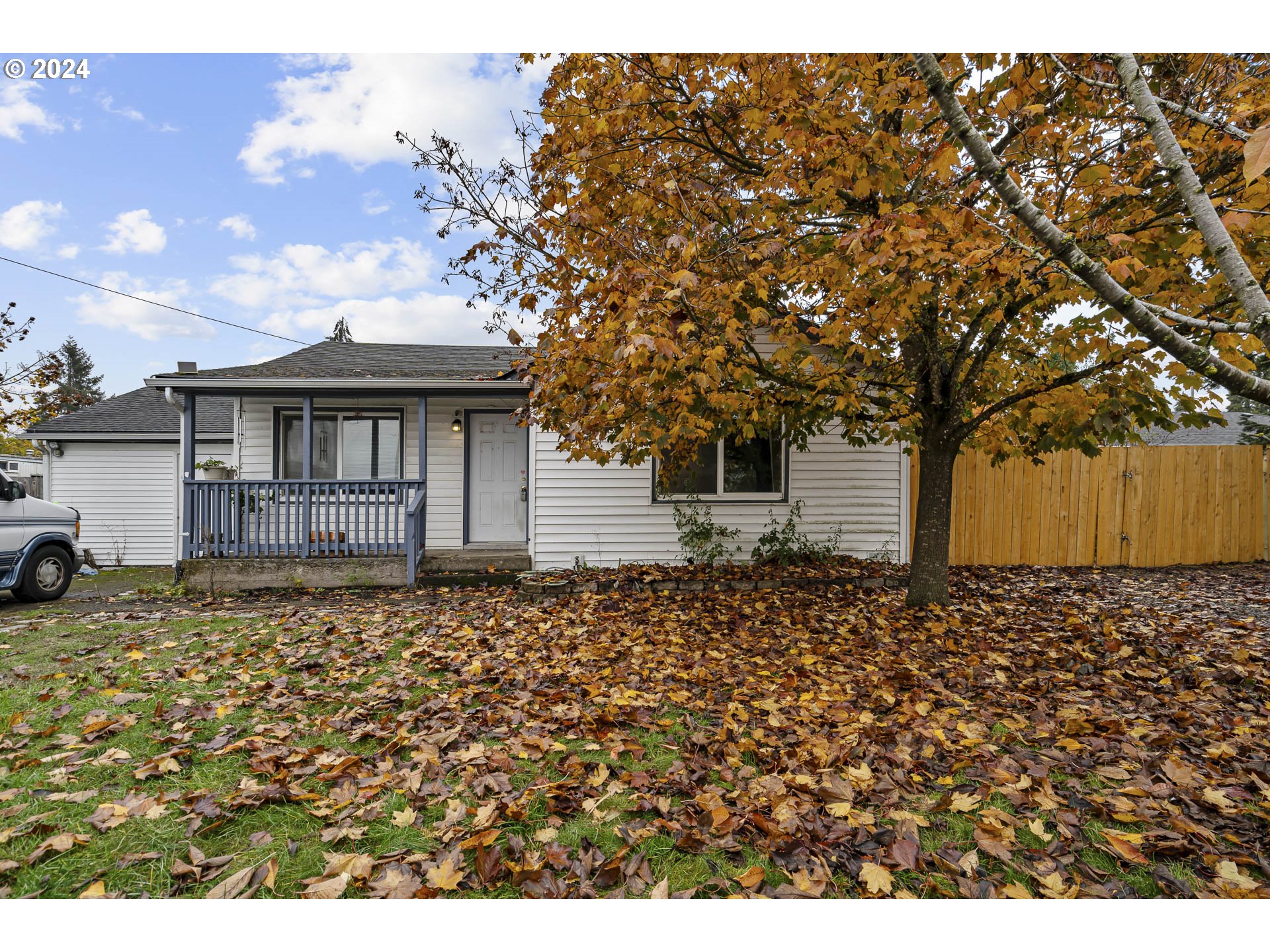 1275 30th Street Springfield, OR 97478 - Photo 1 of 28 a backyard of a house