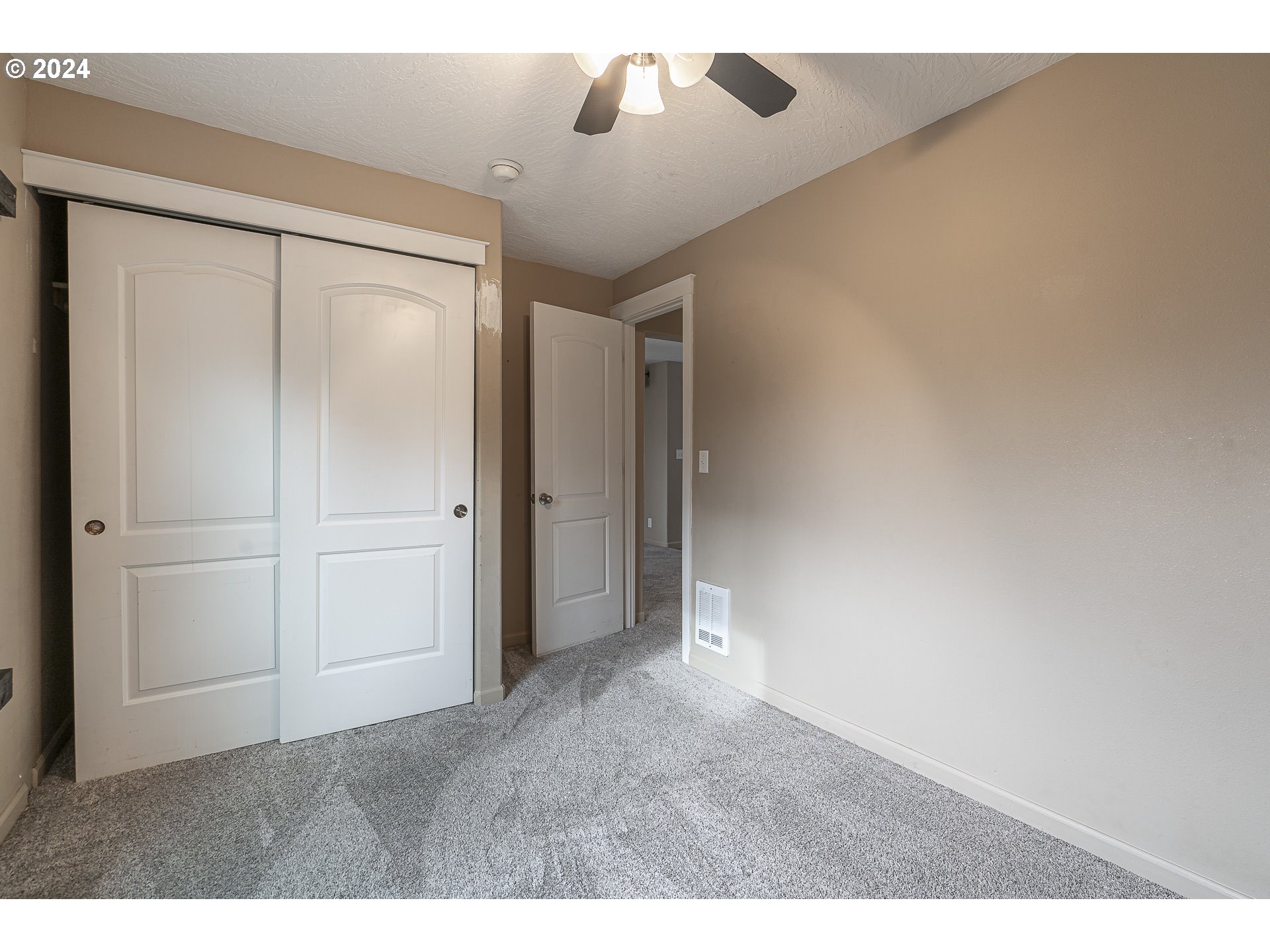 1275 30th Street Springfield, OR 97478 - Photo 16 of 28 a view of an empty room