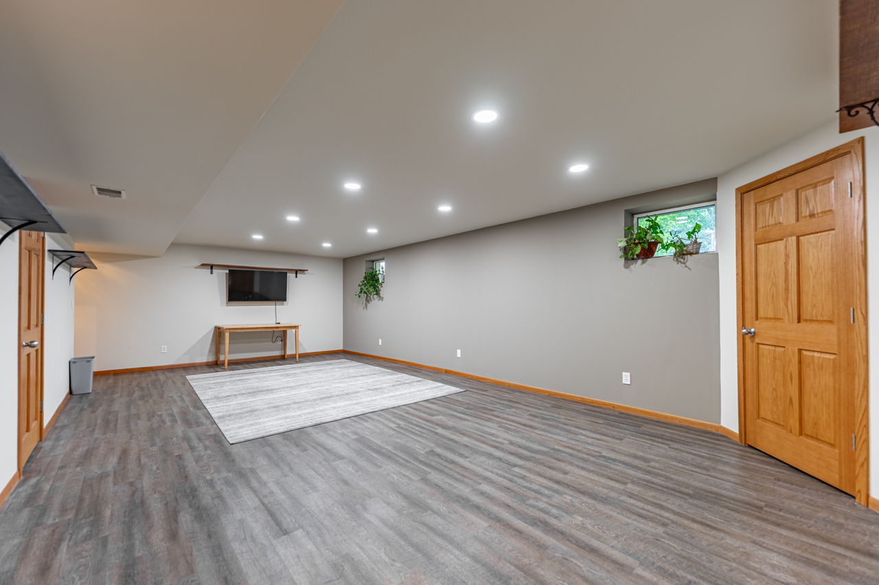 1506 Pier Drive Davis, IL 61019 - Photo 28 of 47 a view of empty room with wooden floor