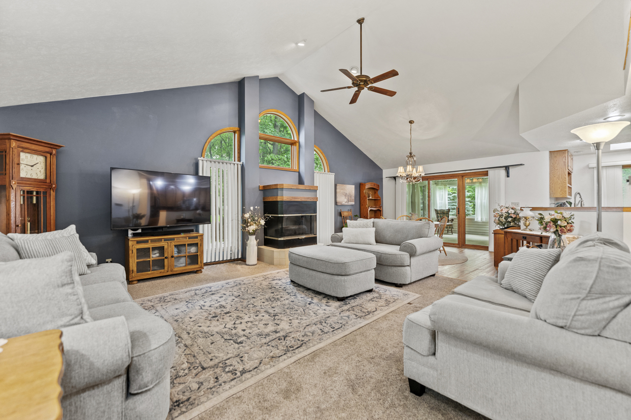 1506 Pier Drive Davis, IL 61019 - Photo 4 of 47 a living room with furniture and a flat screen tv