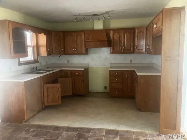 $75,400 | 6 West Taylor Street, Dexter, MO 63841