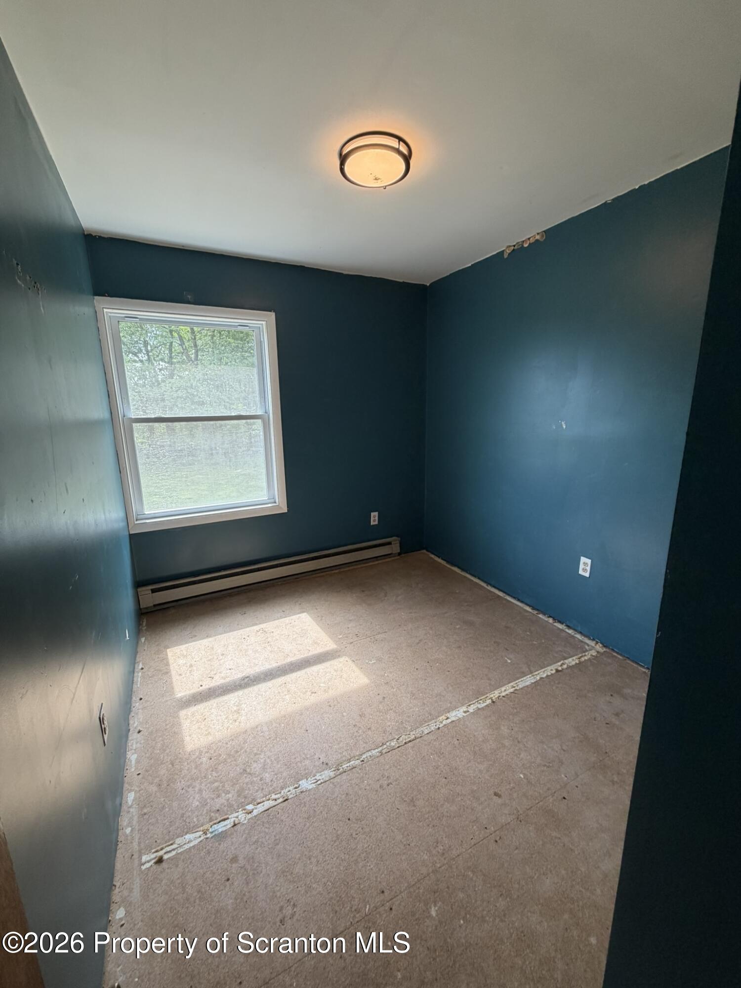 1477 Chipmunk Road Thompson, PA 18465 - Photo 16 of 37 1st Flr Bdrm