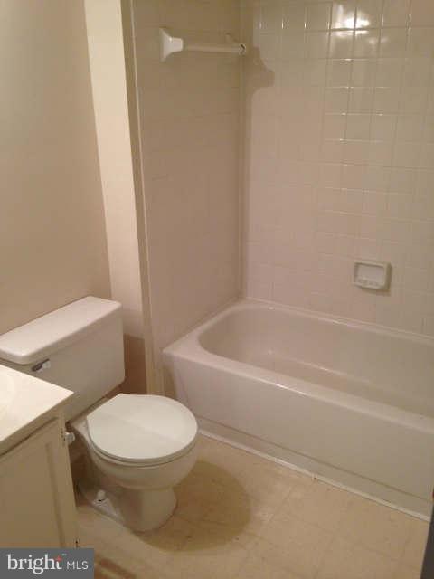 7704 Lexton Place, Unit B Springfield, VA 22152 - Photo 9 of 12 Bath