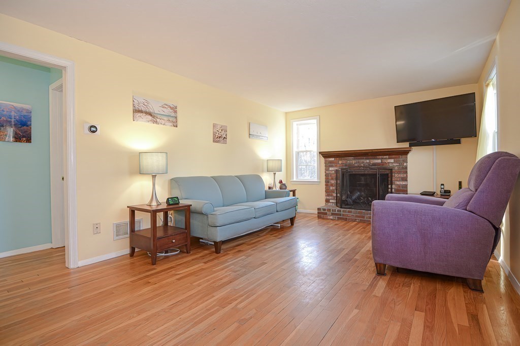 30 Gilmore Road Southborough, MA 01772 - Photo 13 of 37 Gallery Image 13