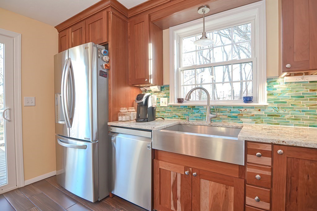 30 Gilmore Road Southborough, MA 01772 - Photo 4 of 37 Gallery Image 4