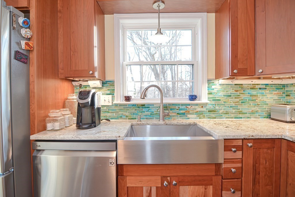 30 Gilmore Road Southborough, MA 01772 - Photo 6 of 37 Gallery Image 6