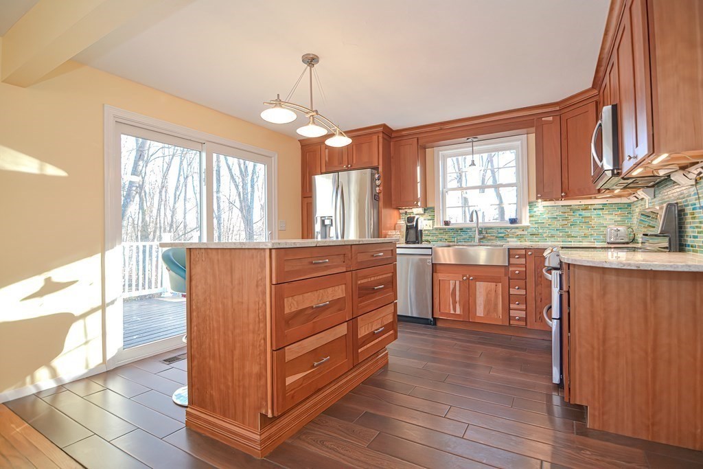 30 Gilmore Road Southborough, MA 01772 - Photo 7 of 37 Gallery Image 7