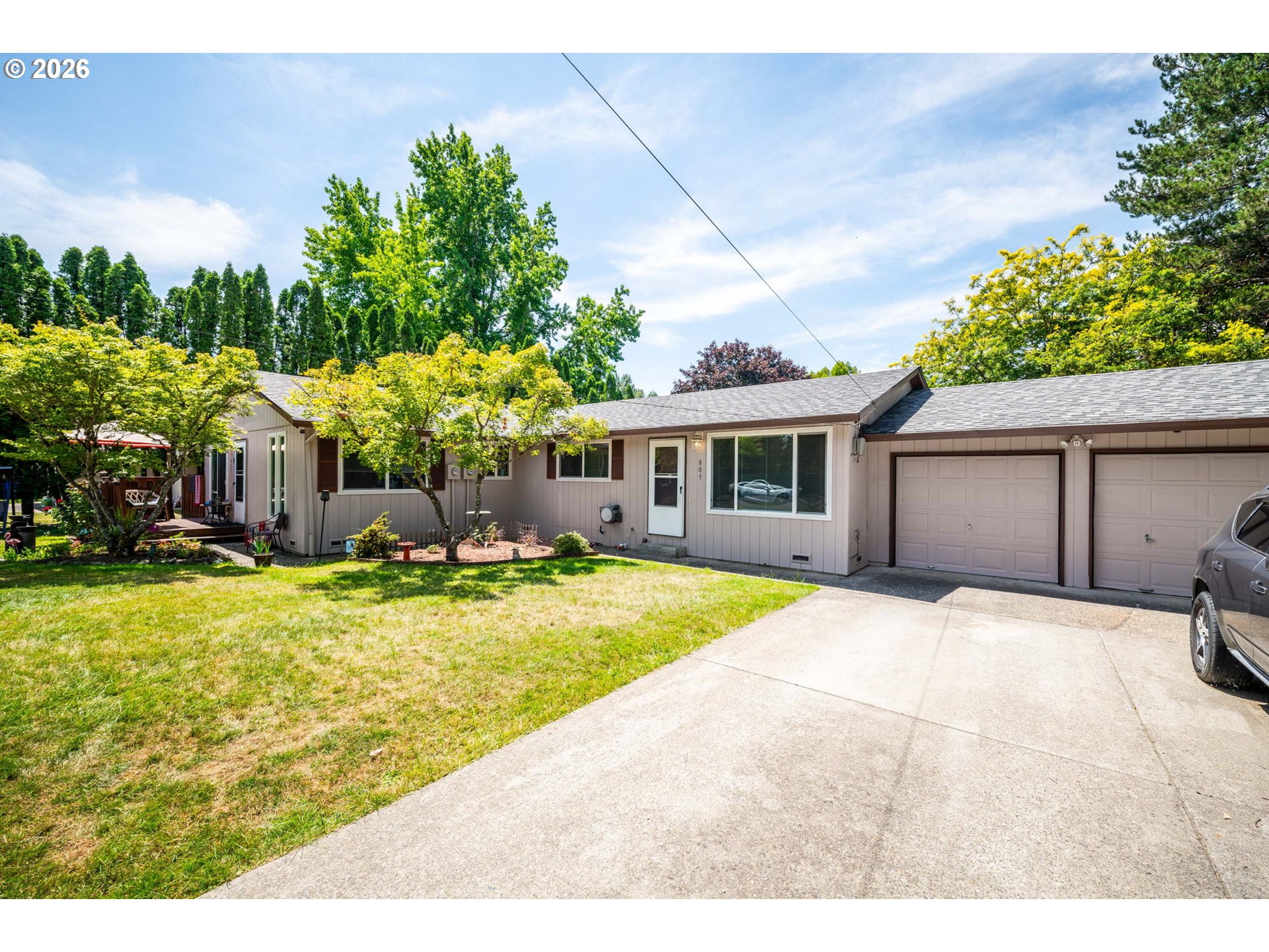 805 Southeast Rene Avenue Gresham, OR 97080 - Photo 2 of 30