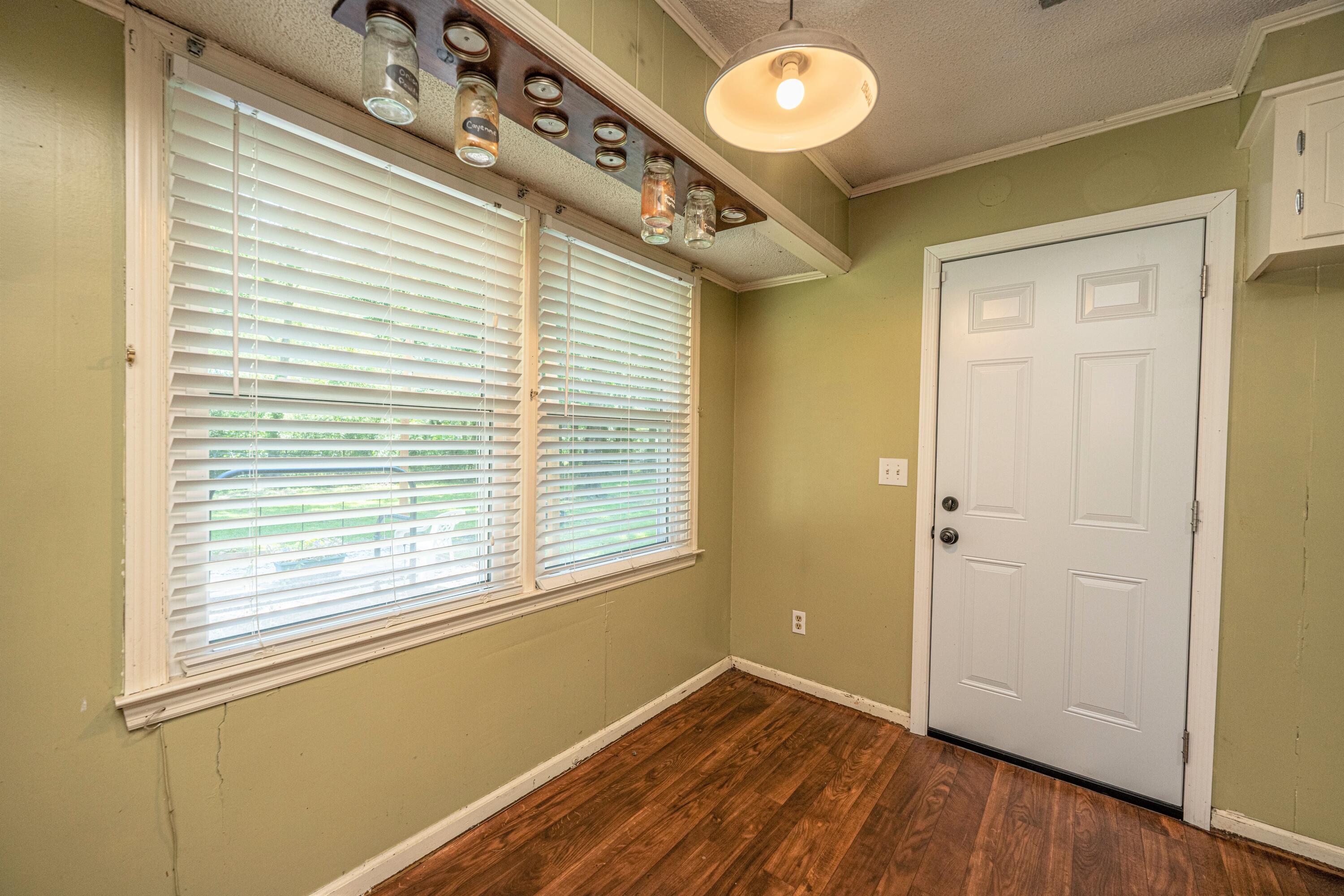 915 Miles Jamison Road Summerville, SC 29485 - Photo 20 of 34 Nook area off kitchen