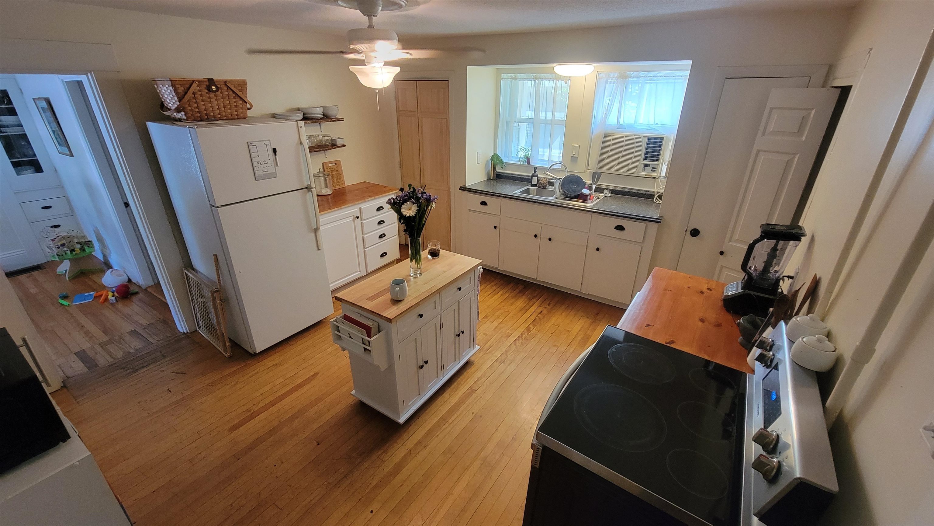 89 Appleton Street Manchester, NH 03104 - Photo 9 of 15