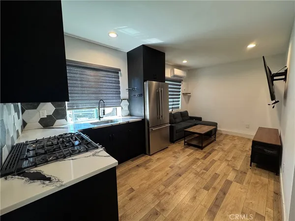 $2,400 | 19219 Hartland Street, Reseda, CA 91335