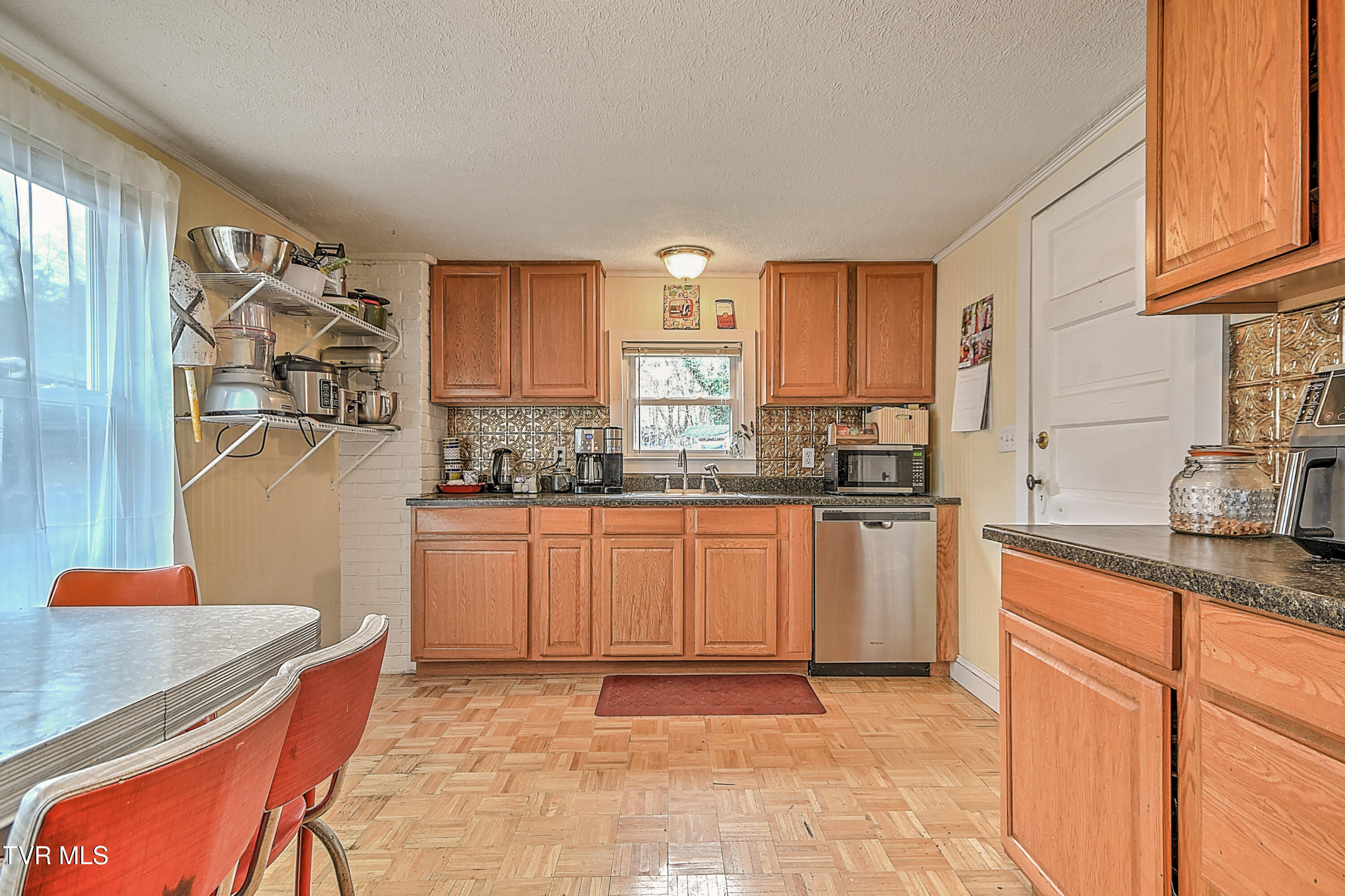 1914 Windsor Avenue Bristol, TN 37620 - Photo 12 of 37 1914 Windsor Ave TT-12