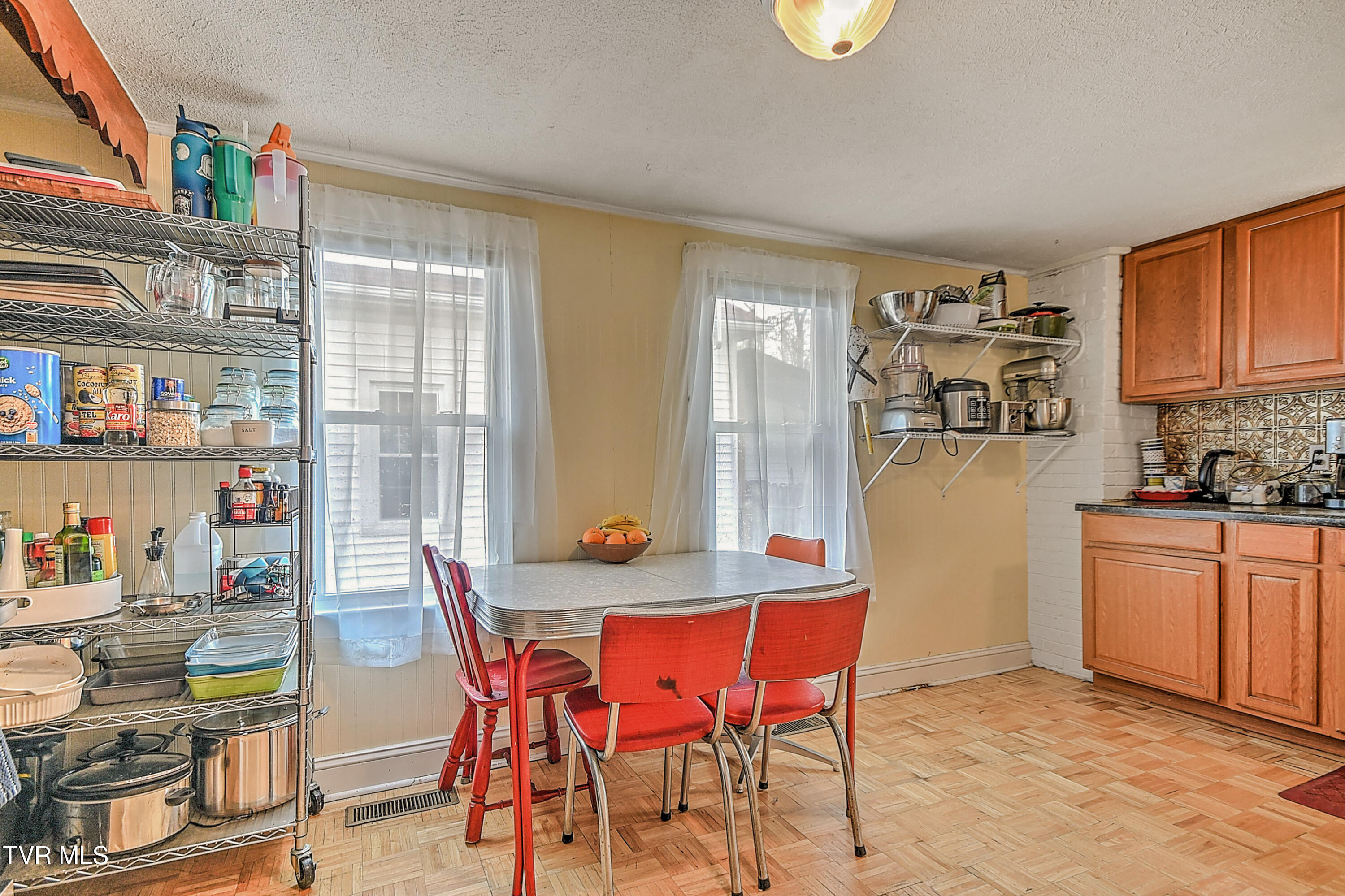 1914 Windsor Avenue Bristol, TN 37620 - Photo 14 of 37 1914 Windsor Ave TT-14