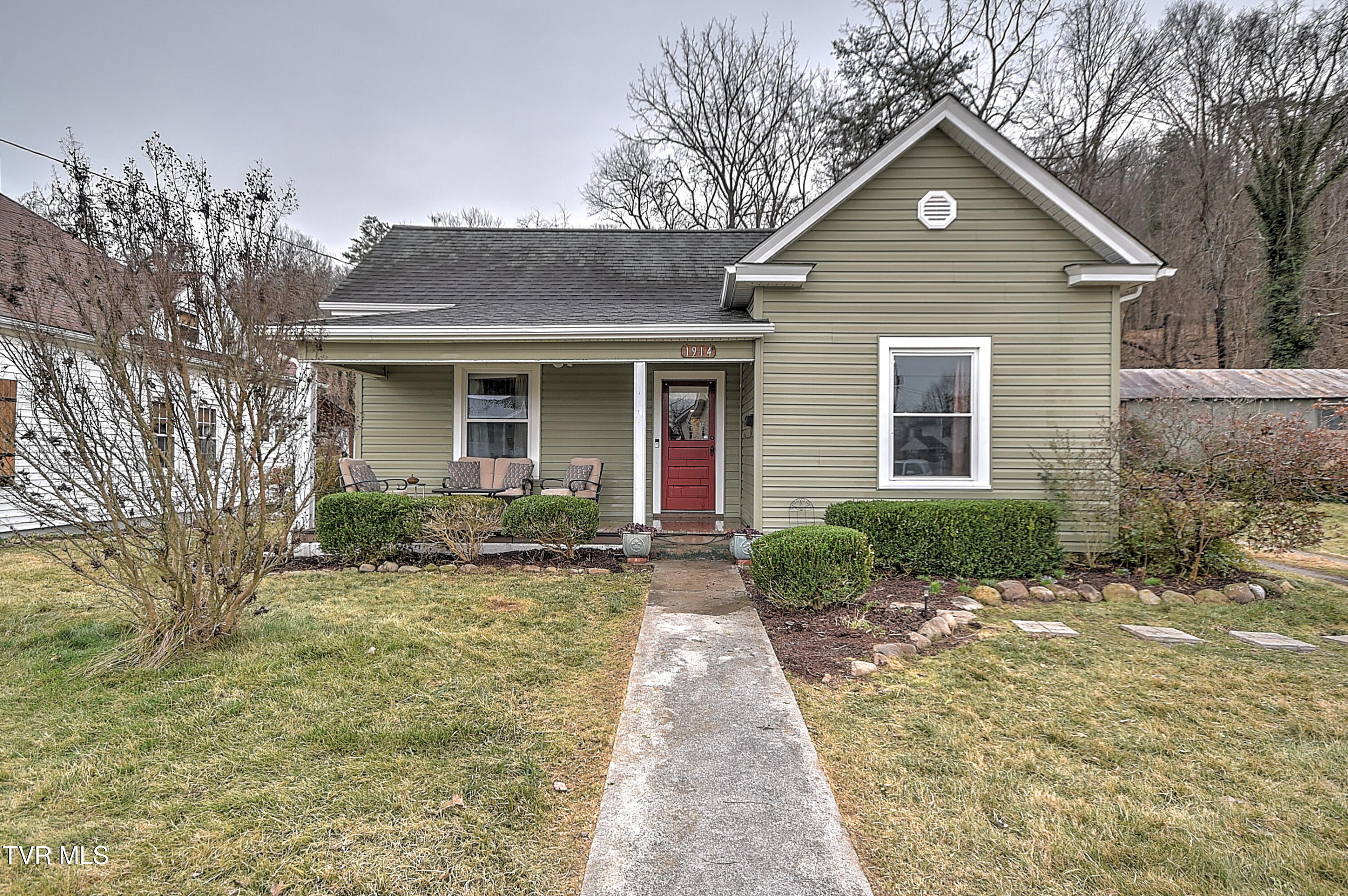 1914 Windsor Avenue Bristol, TN 37620 - Photo 2 of 37 1914 Windsor Ave TT-2