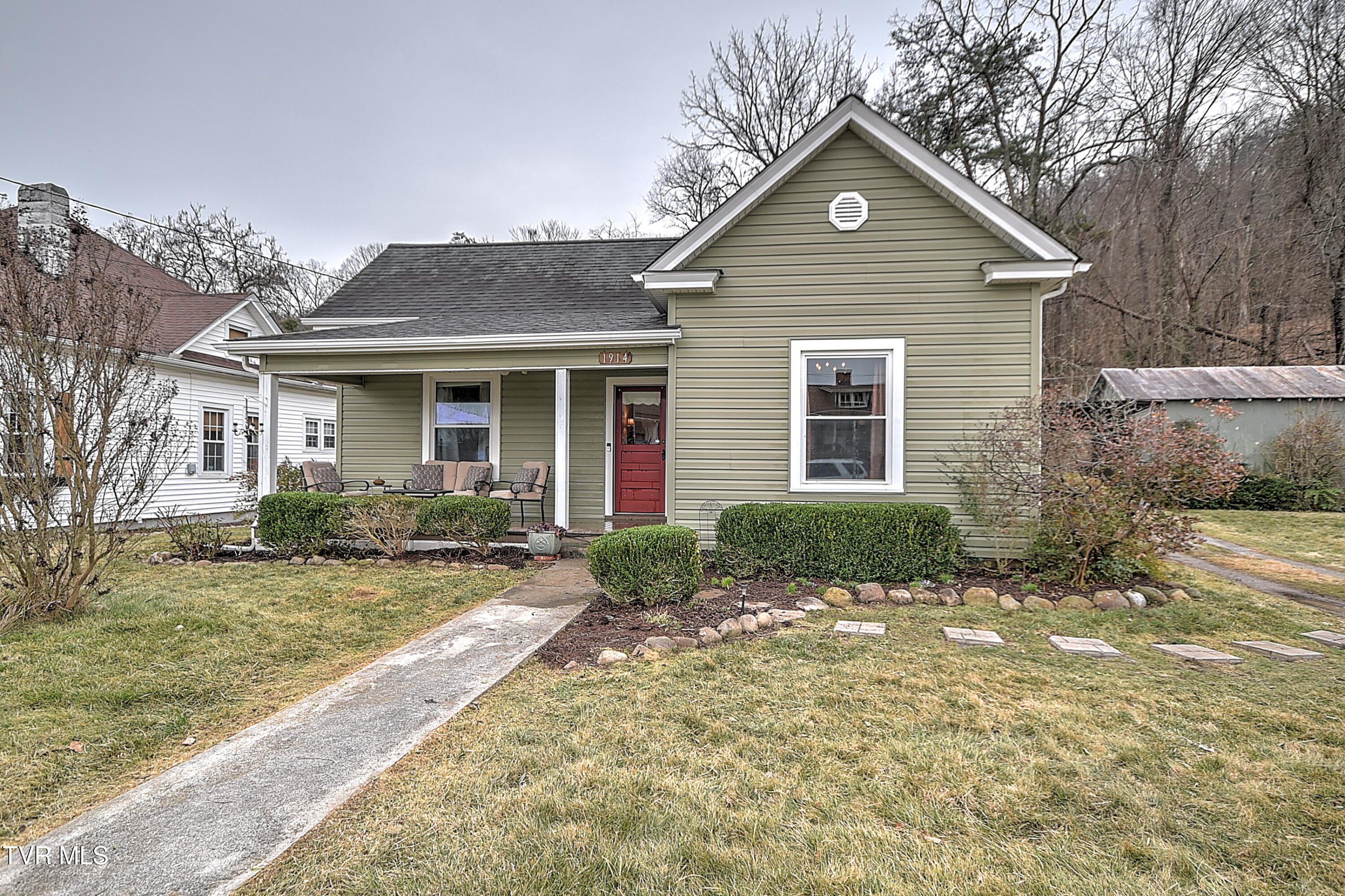 1914 Windsor Avenue Bristol, TN 37620 - Photo 3 of 37 1914 Windsor Ave TT-3