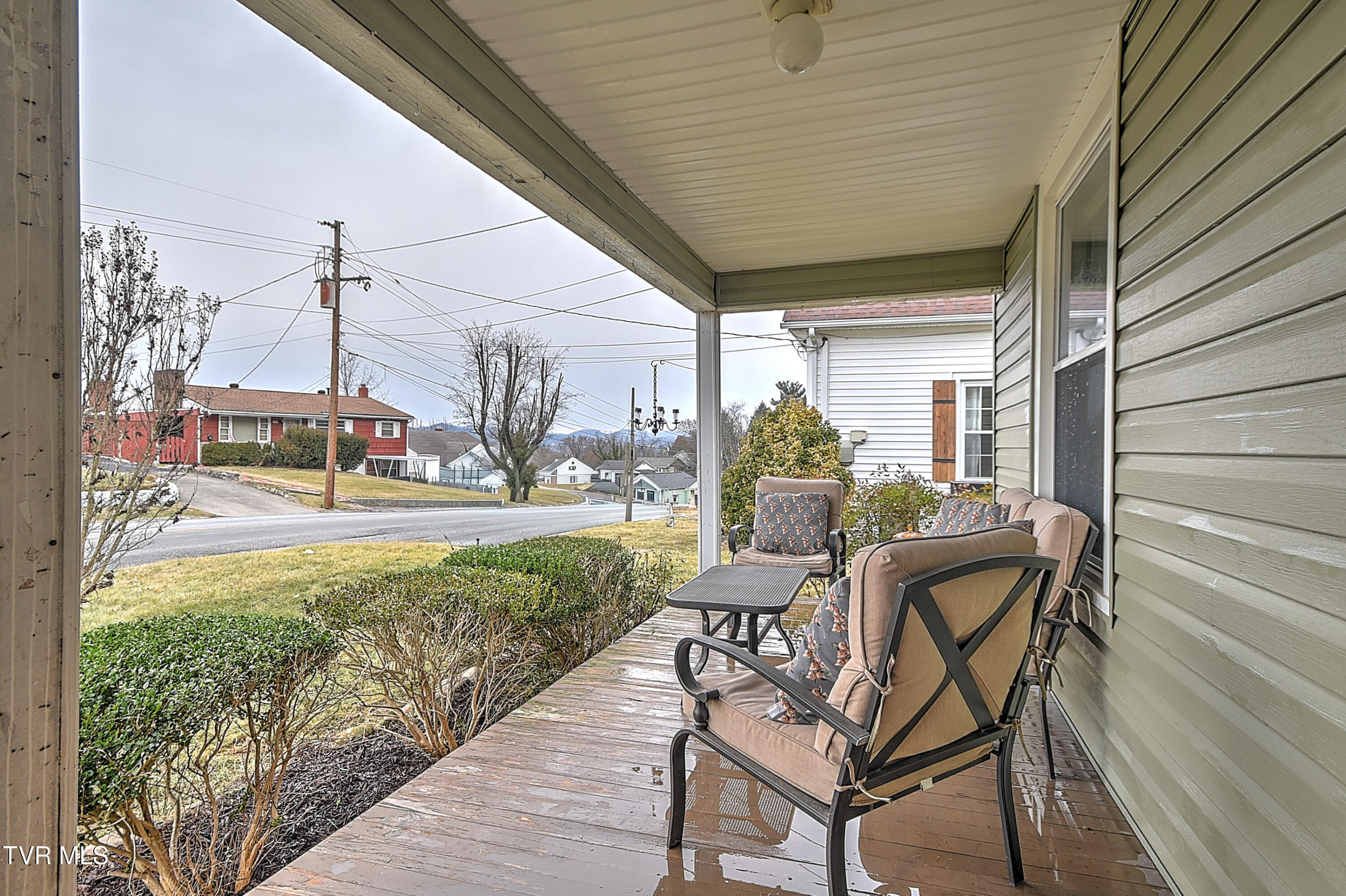 1914 Windsor Avenue Bristol, TN 37620 - Photo 4 of 37 1914 Windsor Ave TT-4