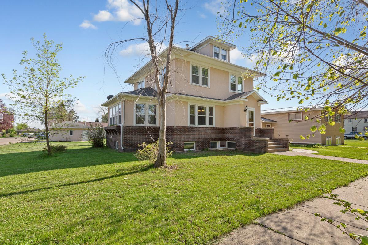 205 2nd St Southwest