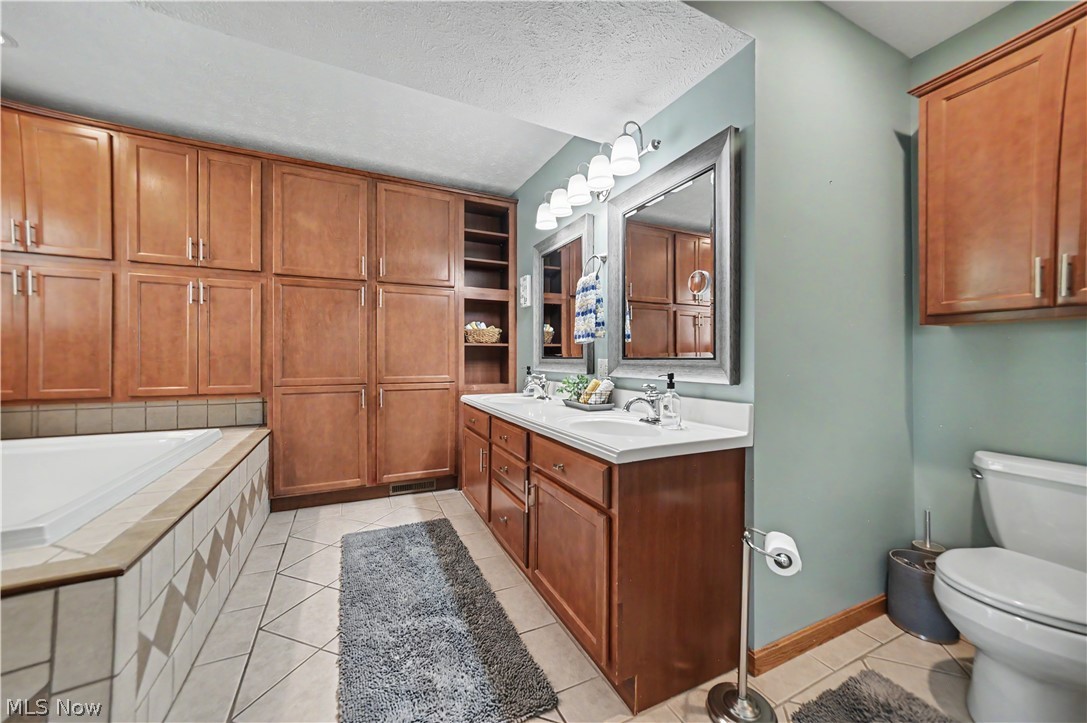 1684 Rock Road Ontario, OH 44903 - Photo 15 of 50