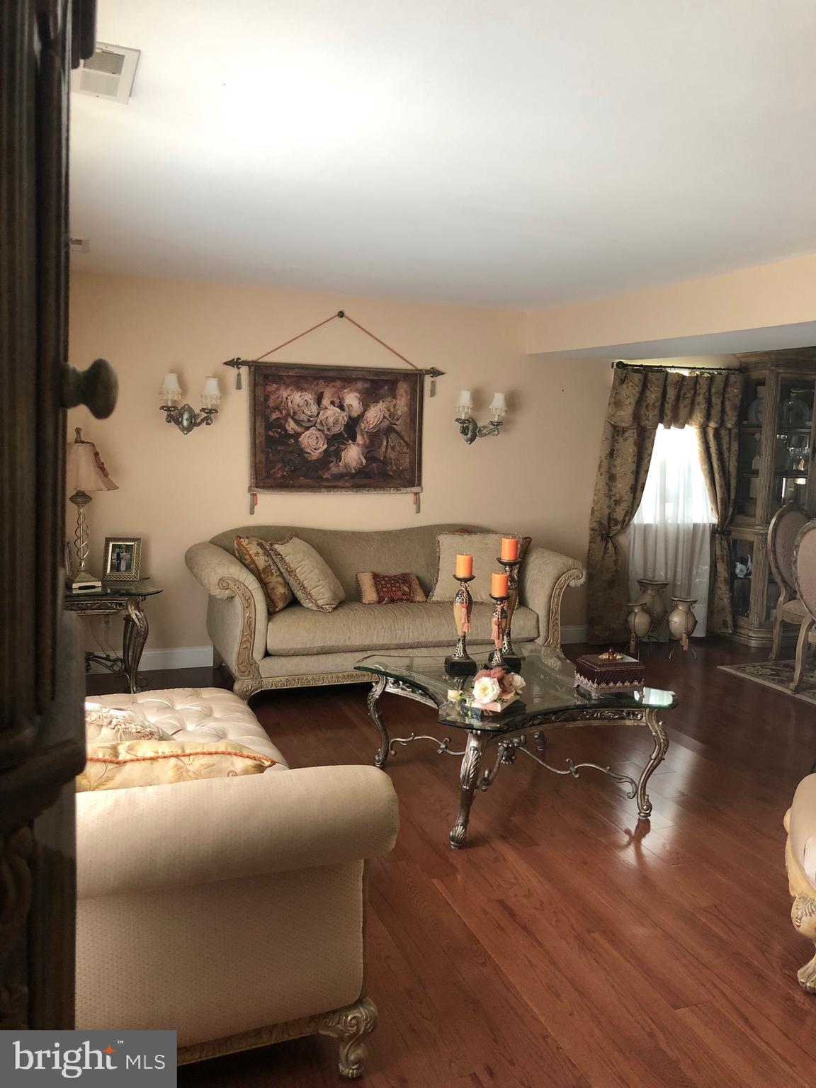 15220 Wayside Road Philadelphia, PA 19116 - Photo 3 of 25