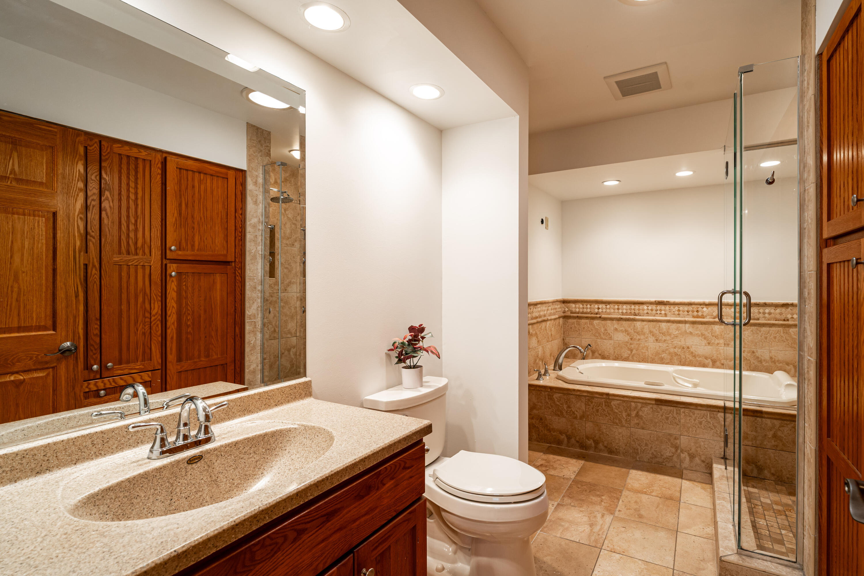 4604 Olive Street Racine, WI 53405 - Photo 16 of 41 Main Bath