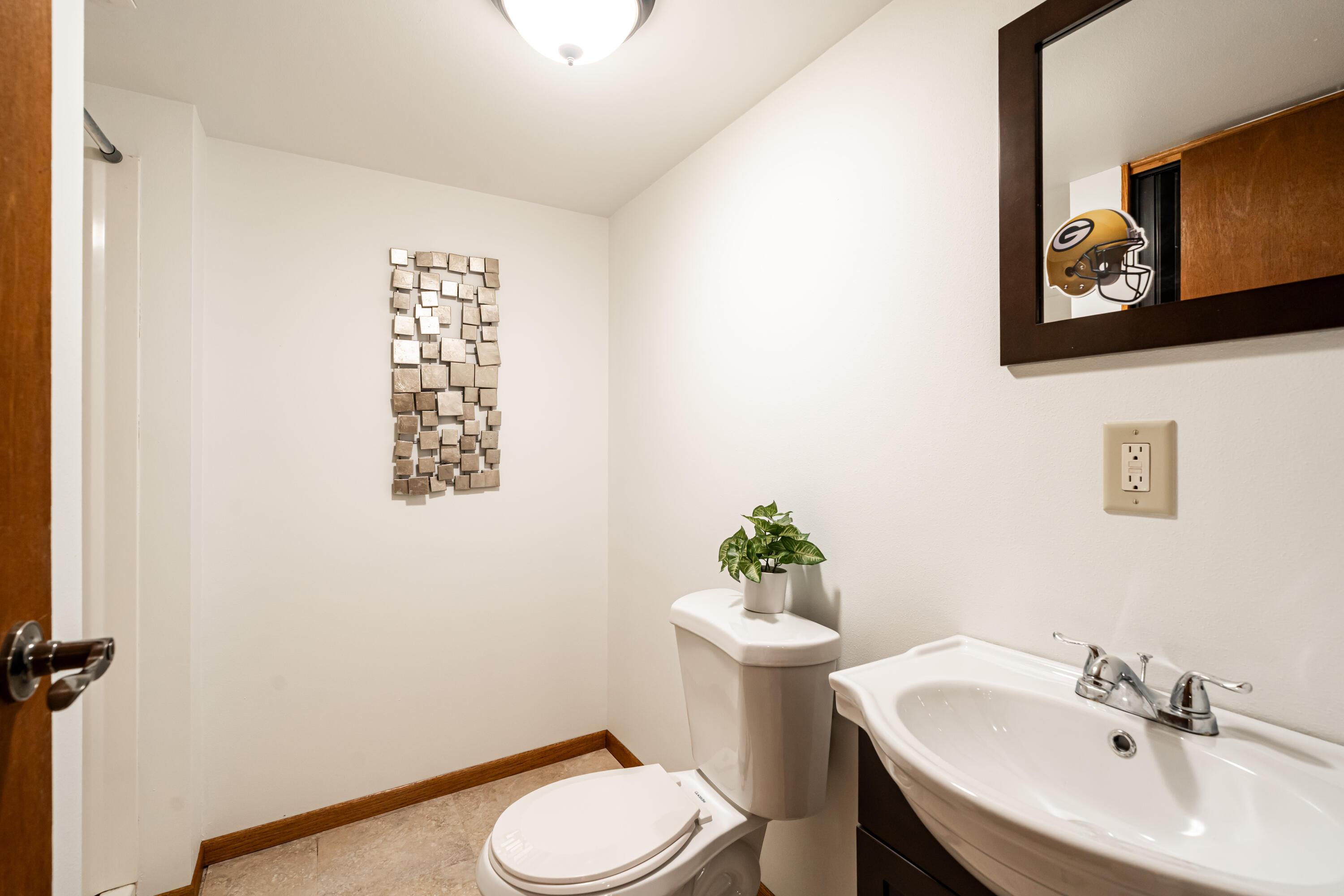 4604 Olive Street Racine, WI 53405 - Photo 27 of 41 Lower Bathroom