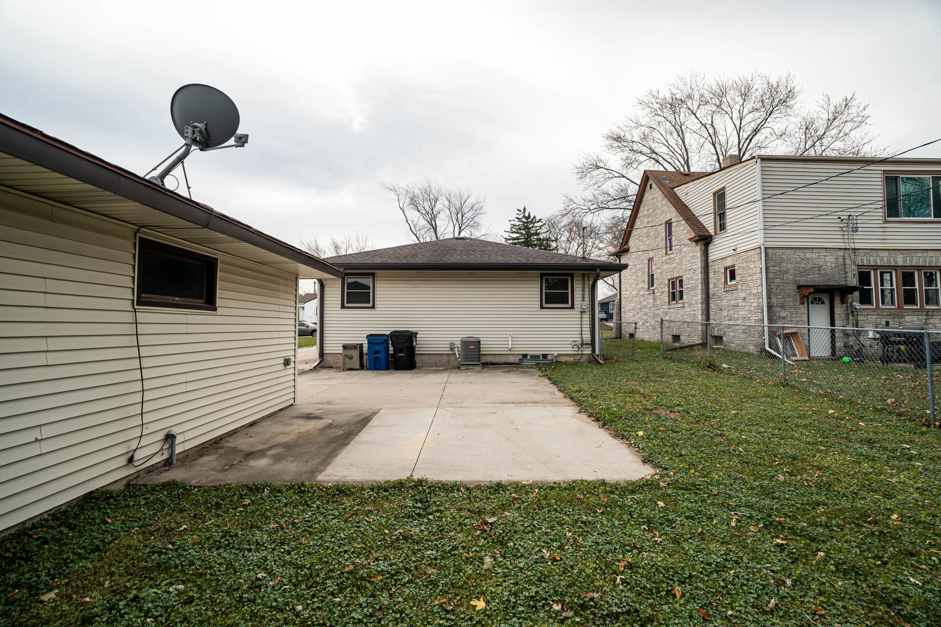 4604 Olive Street Racine, WI 53405 - Photo 35 of 41 Yard